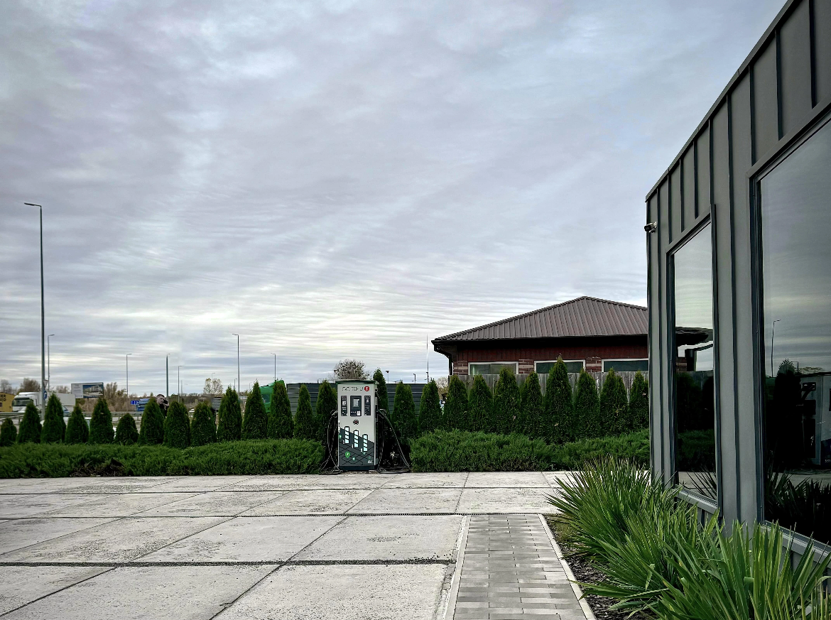 Station photo 4